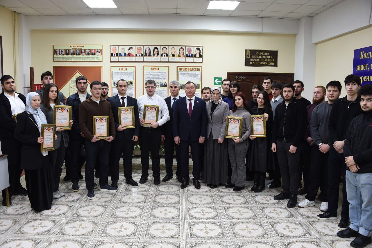 В ДагГАУ прошла встреча Председателя НС РД с преподавателями и студентами вуза